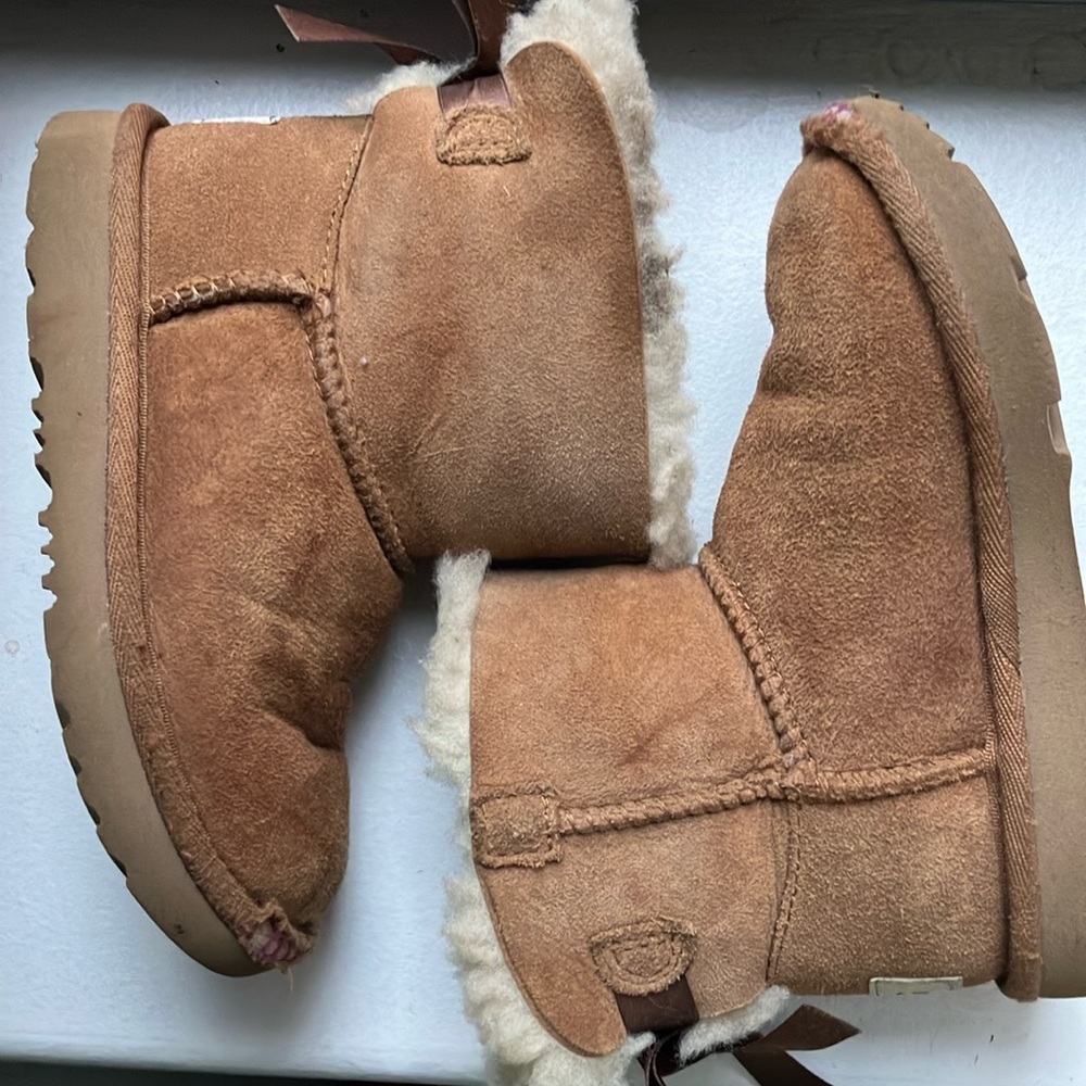 UGG Kids' Mini Bailey Bow Boot Size 10
